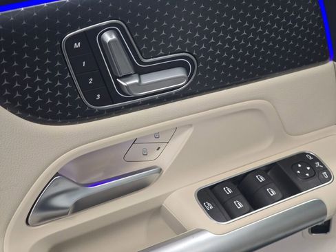 Used 2025 Mercedes-Benz GLA 250 4MATIC image 34