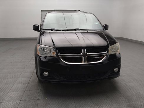 Used 2017 Dodge Grand Caravan SXT w/ Driver Convenience Group FWD image 14