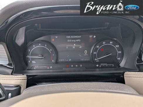 Used 2022 Lincoln Corsair AWD w/ Premium Package image 10