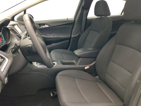 Used 2018 Chevrolet Cruze LT FWD image 17