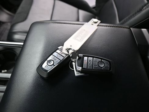 Certified 2022 Ford F150 Raptor w/ Equipment Group 801A High image 20