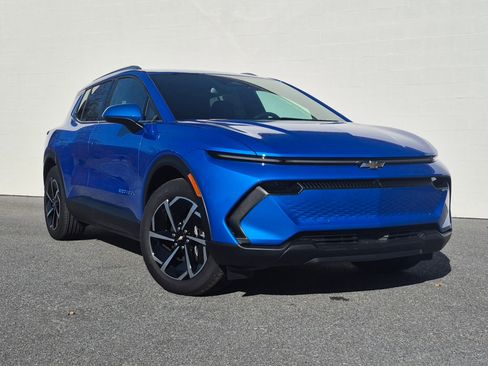 New 2026 Chevrolet Equinox EV LT image 16