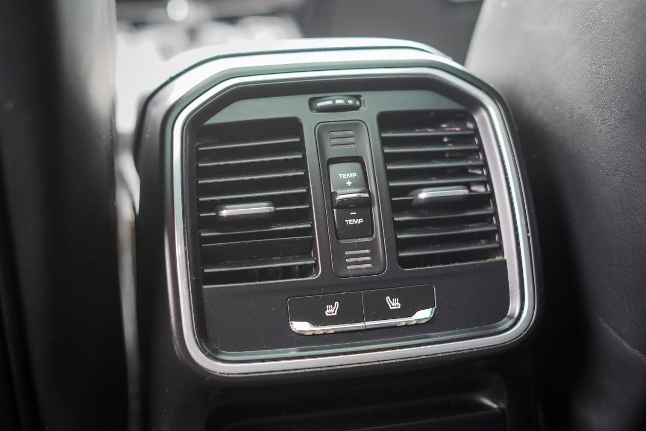 Used 2016 Porsche Macan S AWD/4WD image 18