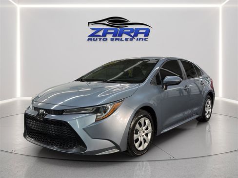 Used 2021 Toyota Corolla LE FWD image 3