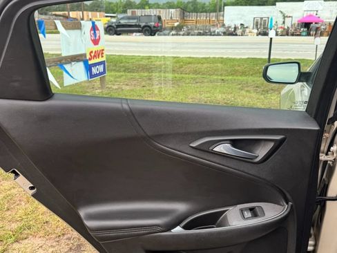 Used 2016 Chevrolet Malibu LT w/ Leather Package FWD image 14