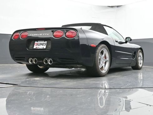 Used 2003 Chevrolet Corvette Convertible w/ Preferred Equipment Group1 image 56