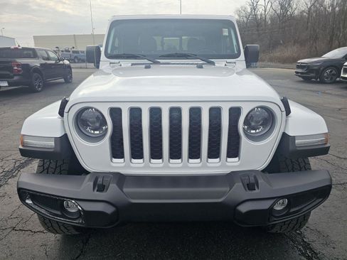 Used 2023 Jeep Gladiator Overland w/ Popular Equipment Package image 9