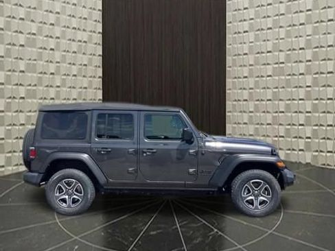 Certified 2022 Jeep Wrangler Unlimited Sport AWD/4WD image 3