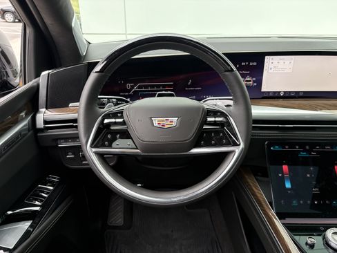 New 2026 Cadillac Escalade ESV Platinum Sport w/ LPO, ONYX Package AWD/4WD image 20
