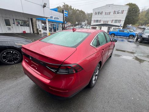 Used 2023 Honda Accord EX image 4