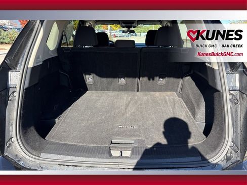 Used 2024 Nissan Rogue SV image 7