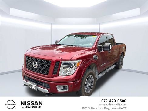 Used 2018 Nissan Titan PRO-4X w/ Pro-4x Convenience Package AWD/4WD image 1