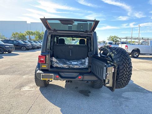 Used 2021 Jeep Wrangler Sport image 25