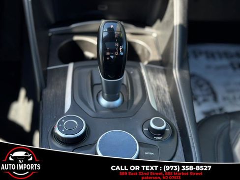 Used 2019 Alfa Romeo Giulia AWD image 31