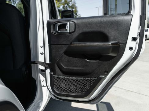 Used 2024 Jeep Wrangler Sahara image 35