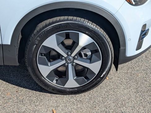 New 2026 Volvo XC40 B5 Plus w/ Protection Package Premier AWD/4WD image 14