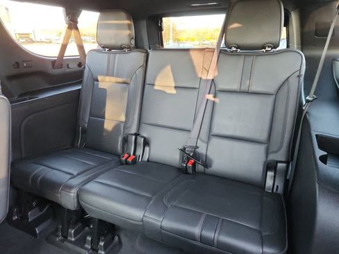 Used 2021 Chevrolet Suburban RST w/ Luxury Package image 7