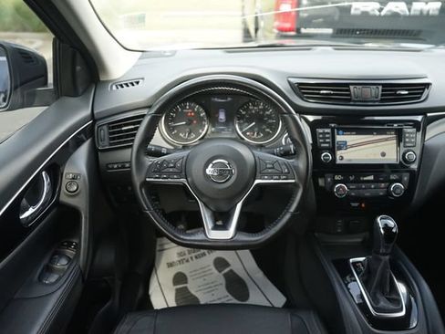 Used 2018 Nissan Rogue Sport SL w/ SL Premium Package FWD image 22