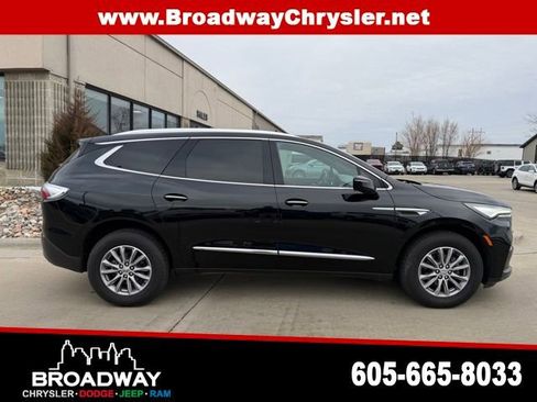 Used 2024 Buick Enclave Premium image 5