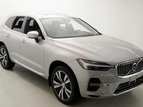 Certified 2023 Volvo XC60 T8 Ultimate w/ Climate Package AWD/4WD image 4