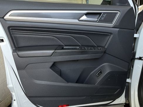 Used 2020 Volkswagen Atlas Cross Sport SEL w/ Cross Sport MDO Package FWD image 9
