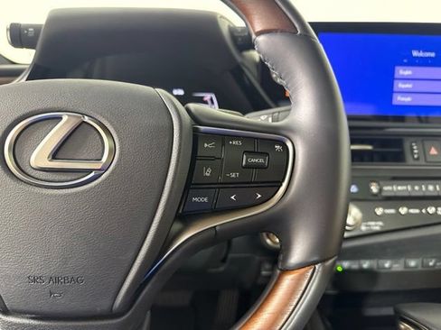 Used 2025 Lexus ES 300h w/ Technology Package FWD image 24