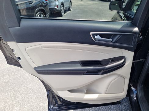 Used 2019 Ford Edge Titanium w/ Equipment Group 301A AWD/4WD image 11