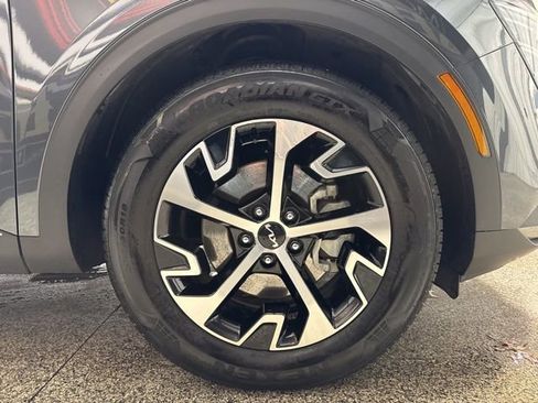 Used 2024 Kia Sportage EX image 28