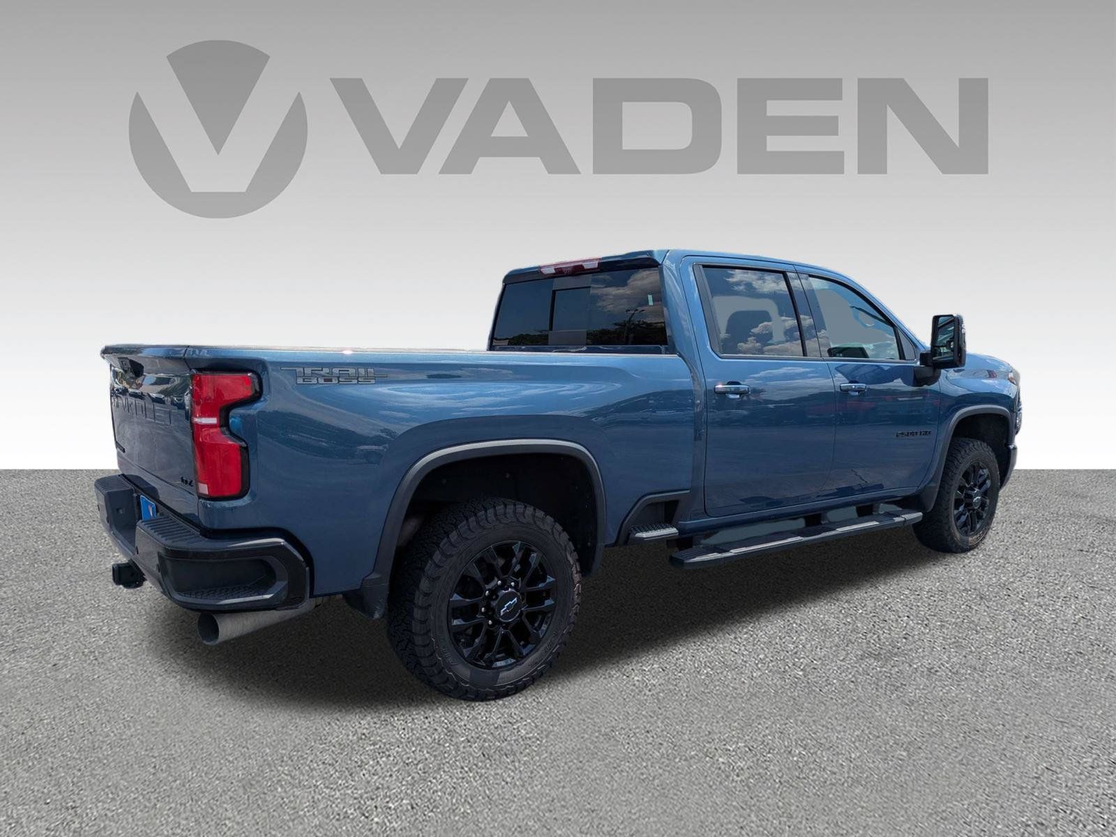 Used 2025 Chevrolet Silverado 2500 LTZ w/ LTZ Plus Package AWD/4WD image 25