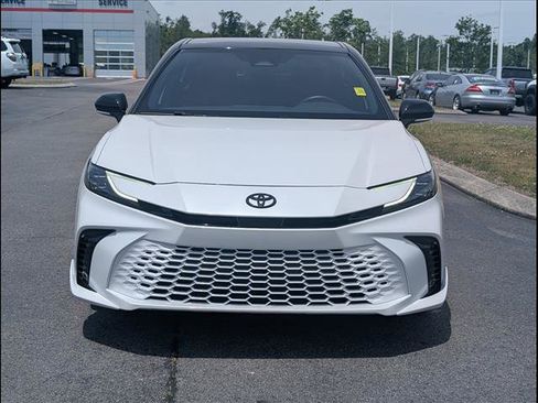 Used 2025 Toyota Camry XSE AWD/4WD image 3