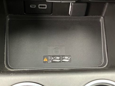 Used 2023 Chevrolet Suburban LT w/ Luxury Package image 27