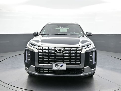 Used 2024 Hyundai Palisade Calligraphy image 2