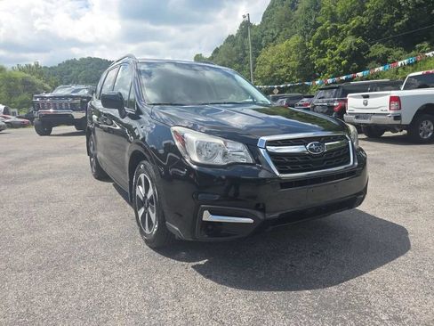 Used 2017 Subaru Forester 2.5i Premium w/ All-Weather Package AWD/4WD image 3