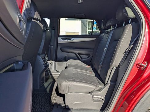 Used 2025 Volkswagen Atlas Cross Sport SE image 15