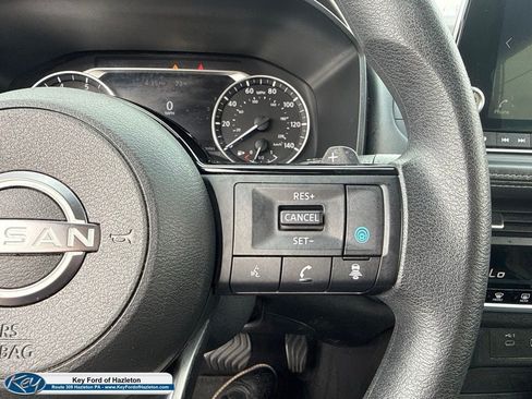 Used 2023 Nissan Rogue SV AWD/4WD image 23