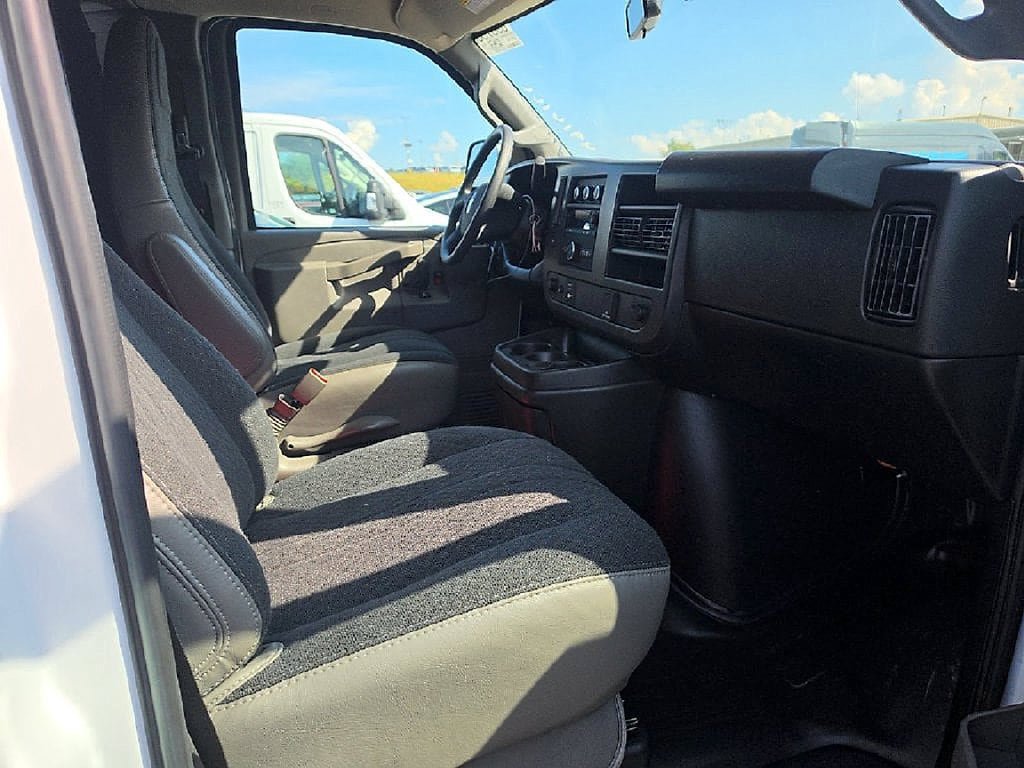 Used 2025 Chevrolet Express 2500 w/ Driver Convenience Package RWD image 9