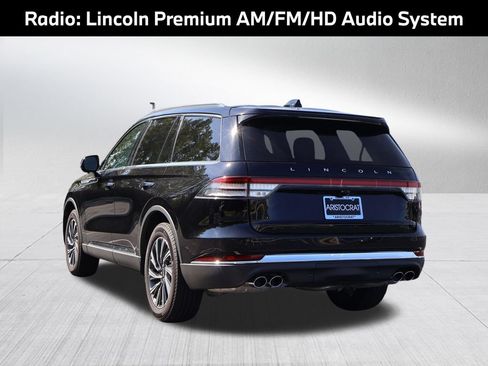 Used 2025 Lincoln Aviator AWD image 6