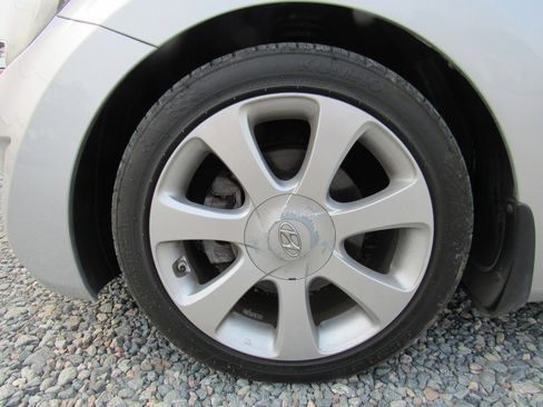 Used 2013 Hyundai Elantra Limited w/ Technology Pkg image 10