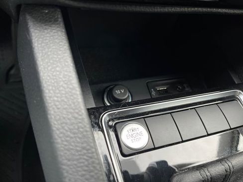 Used 2017 Volkswagen Jetta SEL FWD image 26