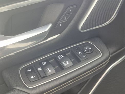 Used 2023 RAM 1500 Laramie AWD/4WD image 12