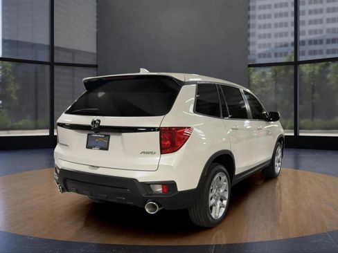 Used 2025 Honda Passport EX-L image 9