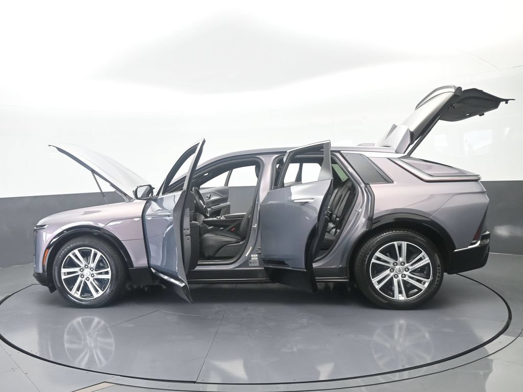 Used 2024 Cadillac Lyriq Tech RWD image 88
