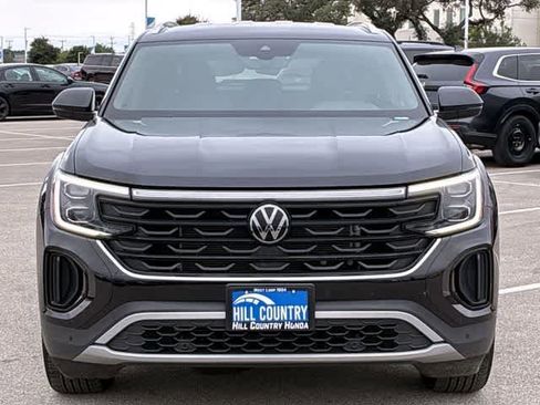 Used 2024 Volkswagen Atlas Cross Sport SE FWD image 12