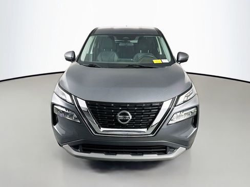 Used 2021 Nissan Rogue SV FWD image 2