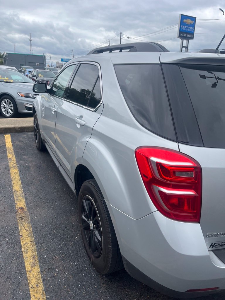 Used 2017 Chevrolet Equinox LT w/ Convenience Package FWD image 4