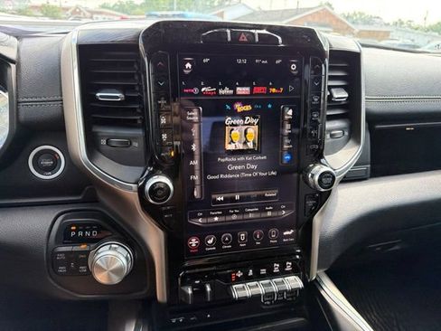 Used 2019 RAM 1500 Laramie AWD/4WD image 10
