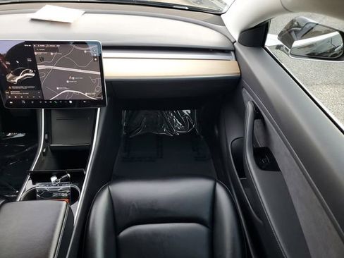 Used 2019 Tesla Model 3 Mid Range image 18