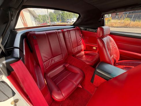 Used 1992 Chevrolet Camaro Z28 RWD image 32