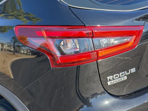 Used 2020 Nissan Rogue Sport SV image 31