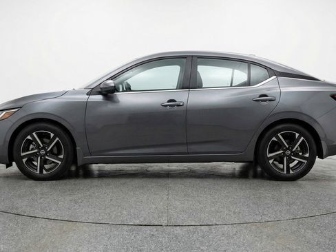 Used 2025 Nissan Sentra SV image 4
